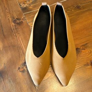 Women’s size 9 Dress Shoe. Pointed toe